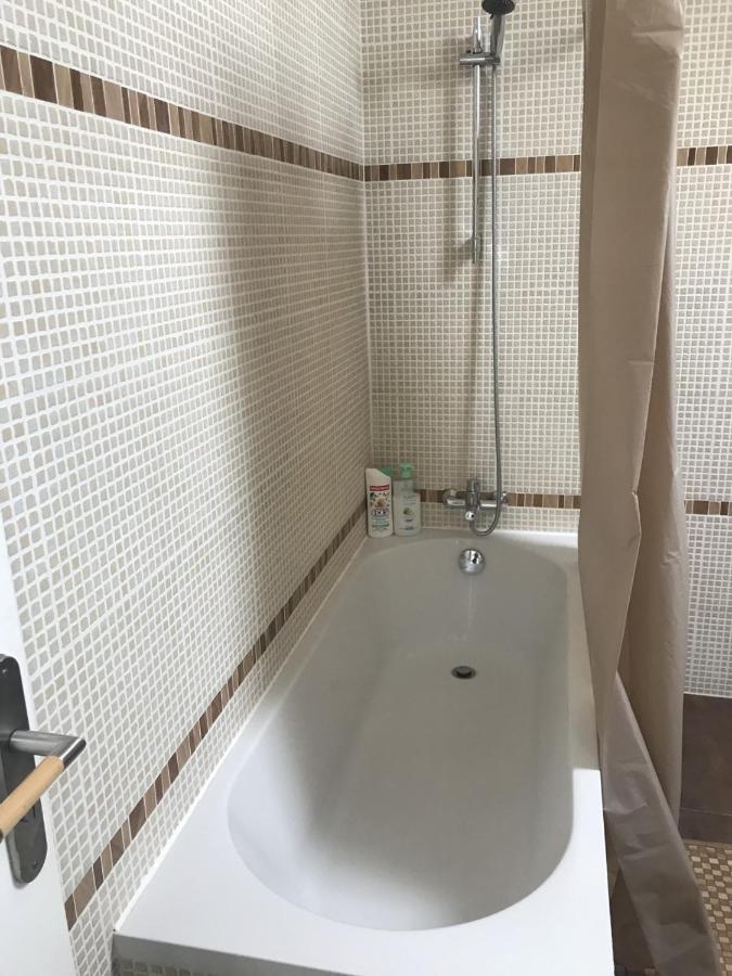 Chambre Du Ru D Ausson Châtel-Censoir Exteriör bild
